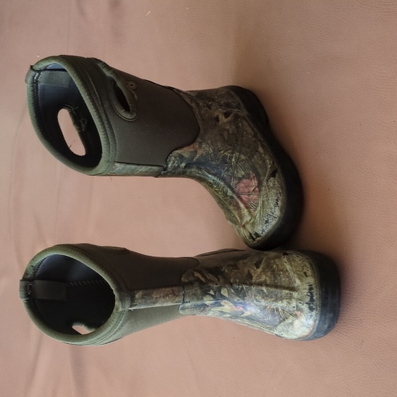 Camo Bog Boots - Picture 1 of 6